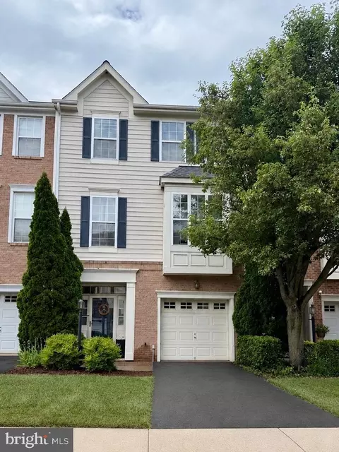14222 Legend Glen Ct, Gainesville, VA 20155