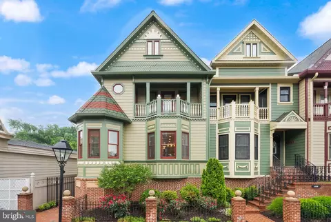 231 Mill St, Occoquan, VA 22125