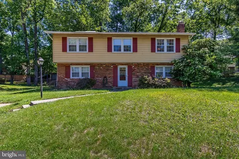 13019 Amesbury St, Woodbridge, VA 22192