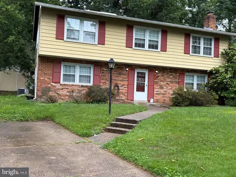 13019 Amesbury St, Woodbridge, VA 22192