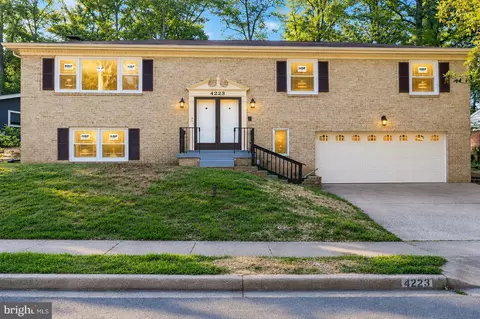 4223 Avon Dr, Montclair, VA 22025