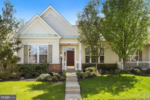 9502 Moonen Bay Ln, Bristow, VA 20136