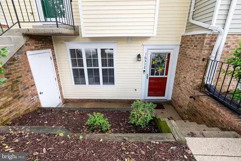 16312 Taconic Cir, Dumfries, VA 22025