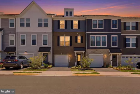 10545 Waterbury Woods Way, Manassas, VA 20112