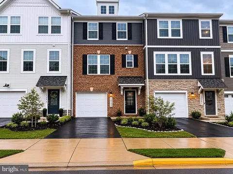 10545 Waterbury Woods Way, Manassas, VA 20112