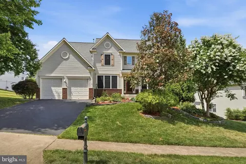 Exterior - 18620 Kerill Rd, Triangle, VA 22172 photo 7 of 12