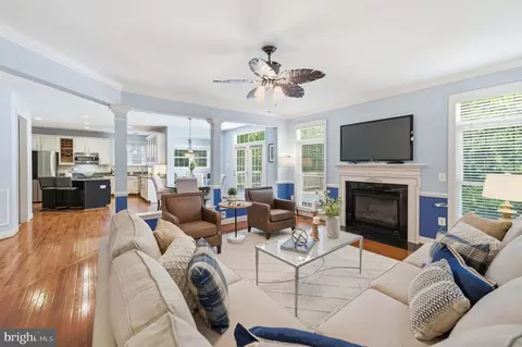 Living - 18620 Kerill Rd, Triangle, VA 22172 photo 1 of 6