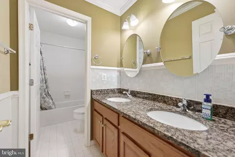 Bath - 18620 Kerill Rd, Triangle, VA 22172 photo 4 of 9