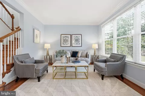 Living - 18620 Kerill Rd, Triangle, VA 22172 photo 3 of 6