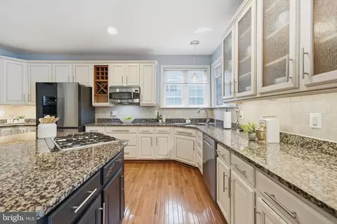 Kitchen - 18620 Kerill Rd, Triangle, VA 22172 photo 1 of 6