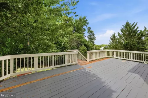 Exterior - 18620 Kerill Rd, Triangle, VA 22172 photo 4 of 12