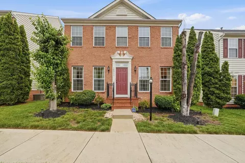 16311 Catenary Dr, Woodbridge, VA 22191