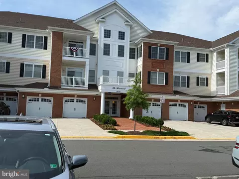 15130 Heather Mill Ln #402, Haymarket, VA 20169