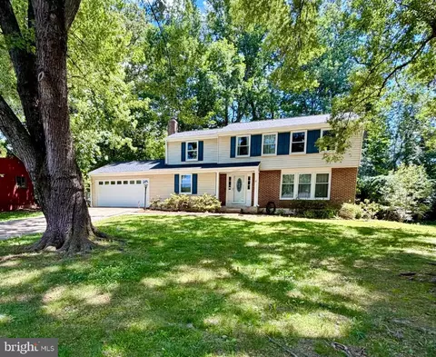 16017 Fairway Dr, Dumfries, VA 22025