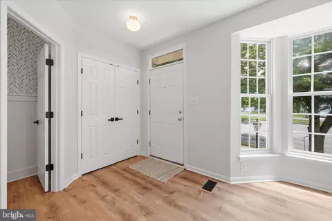 Entry Way - 8972 Benchmark Ln, Bristow, VA 20136 photo 1 of 7