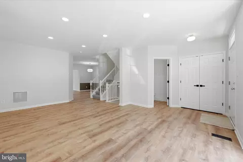 Entry Way - 8972 Benchmark Ln, Bristow, VA 20136 photo 2 of 7