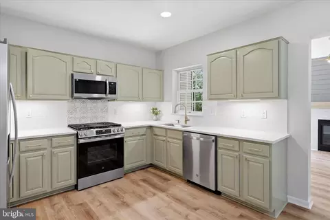 Kitchen - 8972 Benchmark Ln, Bristow, VA 20136 photo 1 of 3