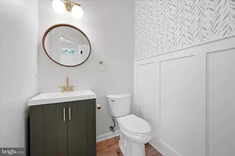 Bath - 8972 Benchmark Ln, Bristow, VA 20136 photo 1 of 8
