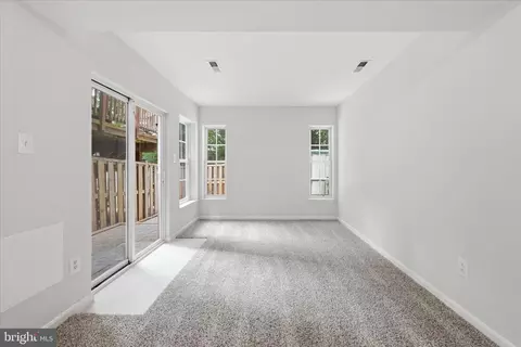 Living - 8972 Benchmark Ln, Bristow, VA 20136 photo 6 of 6
