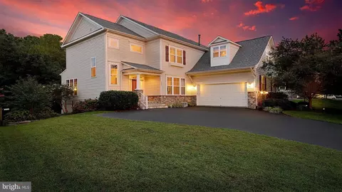 9380 Falling Water Dr, Bristow, VA 20136