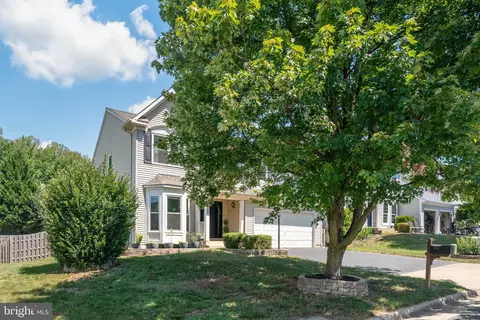 Exterior - 3722 Katie Pl, Triangle, VA 22172 photo 2 of 10