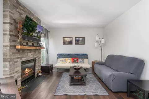 Living - 3722 Katie Pl, Triangle, VA 22172 photo 1 of 1