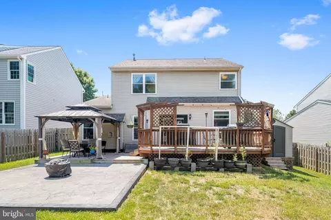 Exterior - 3722 Katie Pl, Triangle, VA 22172 photo 6 of 10