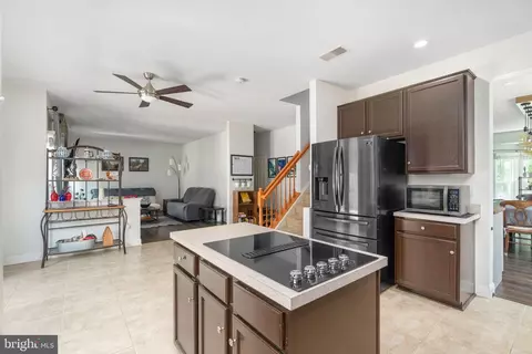 Entry Way - 3722 Katie Pl, Triangle, VA 22172 photo 5 of 7