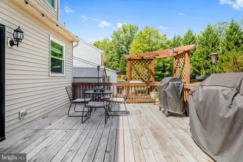 Exterior - 3722 Katie Pl, Triangle, VA 22172 photo 10 of 10
