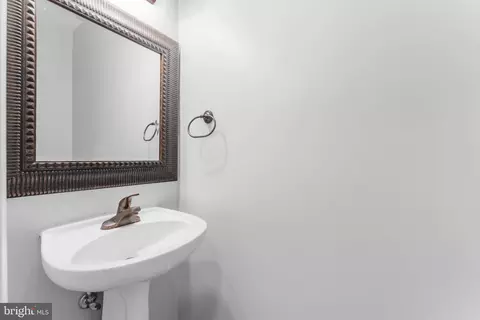 Entry Way - 14365 Newbern Loop, Gainesville, VA 20155 photo 5 of 11