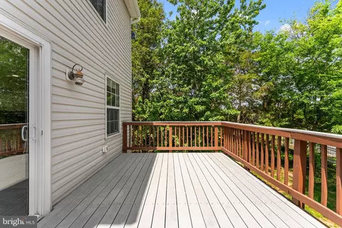 Exterior - 14365 Newbern Loop, Gainesville, VA 20155 photo 4 of 7