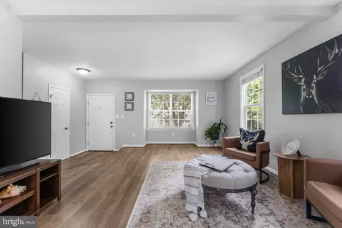 Living - 14365 Newbern Loop, Gainesville, VA 20155 photo 2 of 3