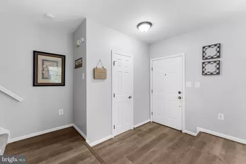 Entry Way - 14365 Newbern Loop, Gainesville, VA 20155 photo 6 of 11