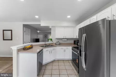 Kitchen - 14365 Newbern Loop, Gainesville, VA 20155 photo 1 of 3