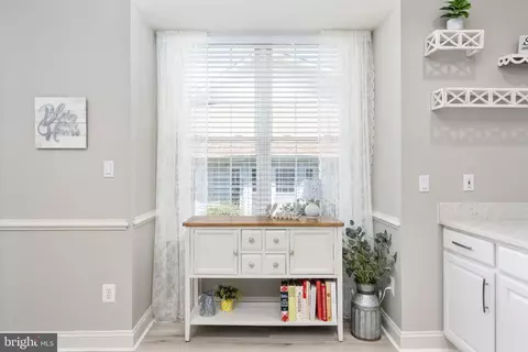 Entry Way - 6943 Cumberstone Pl, Gainesville, VA 20155 photo 5 of 11