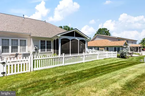 Exterior - 6943 Cumberstone Pl, Gainesville, VA 20155 photo 10 of 15
