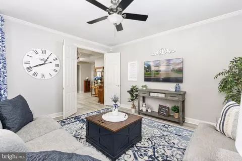 Entry Way - 6943 Cumberstone Pl, Gainesville, VA 20155 photo 4 of 11