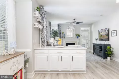 Entry Way - 6943 Cumberstone Pl, Gainesville, VA 20155 photo 7 of 11