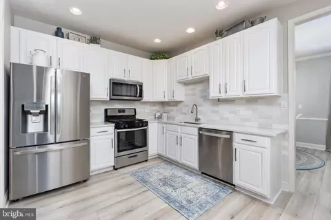 Kitchen - 6943 Cumberstone Pl, Gainesville, VA 20155 photo 1 of 2