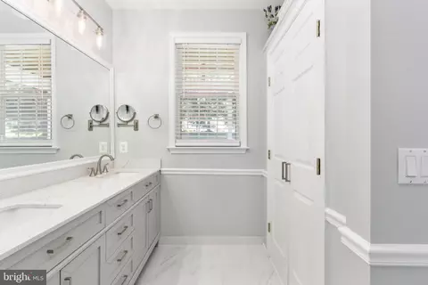 Entry Way - 6943 Cumberstone Pl, Gainesville, VA 20155 photo 9 of 11