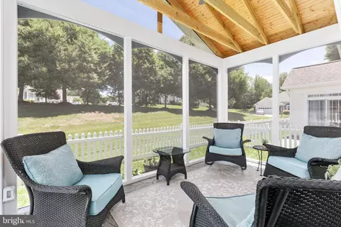 Exterior - 6943 Cumberstone Pl, Gainesville, VA 20155 photo 6 of 15