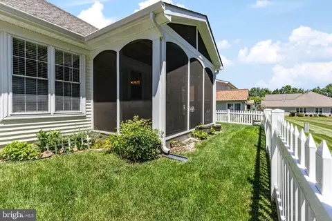 Exterior - 6943 Cumberstone Pl, Gainesville, VA 20155 photo 9 of 15