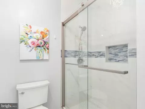 Bath - 6943 Cumberstone Pl, Gainesville, VA 20155 photo 1 of 3