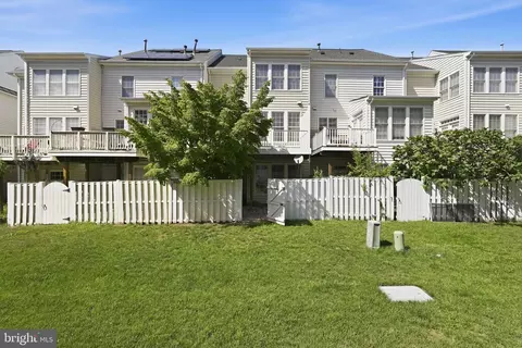 Exterior - 6830 Witton Cir, Gainesville, VA 20155 photo 5 of 5