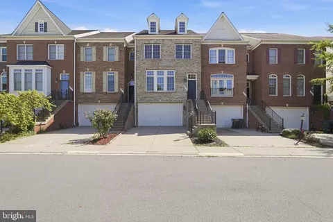 Exterior - 6830 Witton Cir, Gainesville, VA 20155 photo 2 of 5
