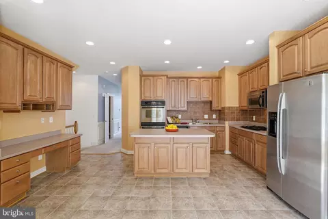 Kitchen - 6830 Witton Cir, Gainesville, VA 20155 photo 1 of 4