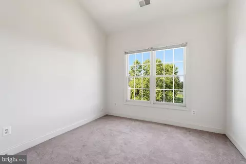 Bedroom - 6830 Witton Cir, Gainesville, VA 20155 photo 2 of 3