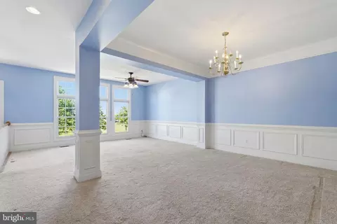 Living - 6830 Witton Cir, Gainesville, VA 20155 photo 3 of 5
