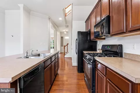 Entry Way - 9227 Ribbon Falls Loop, Bristow, VA 20136 photo 8 of 16
