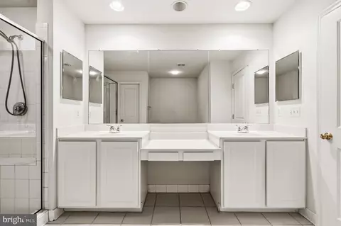 Bath - 9227 Ribbon Falls Loop, Bristow, VA 20136 photo 1 of 5